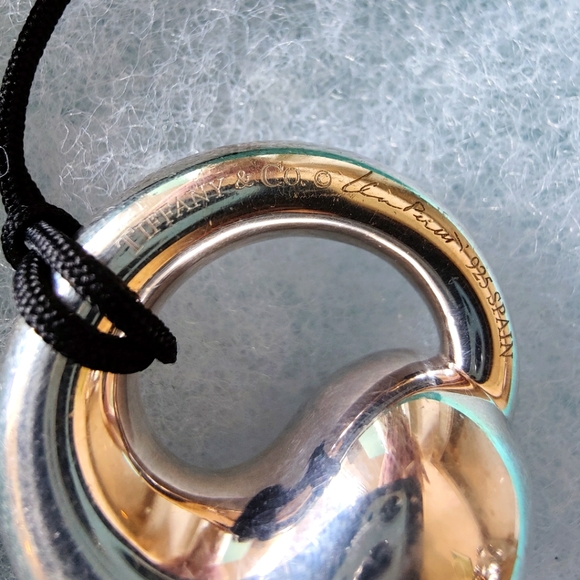 Tiffany & Co Vintage Eternal Circle XL Signed Pendant - Picture 3 of 3